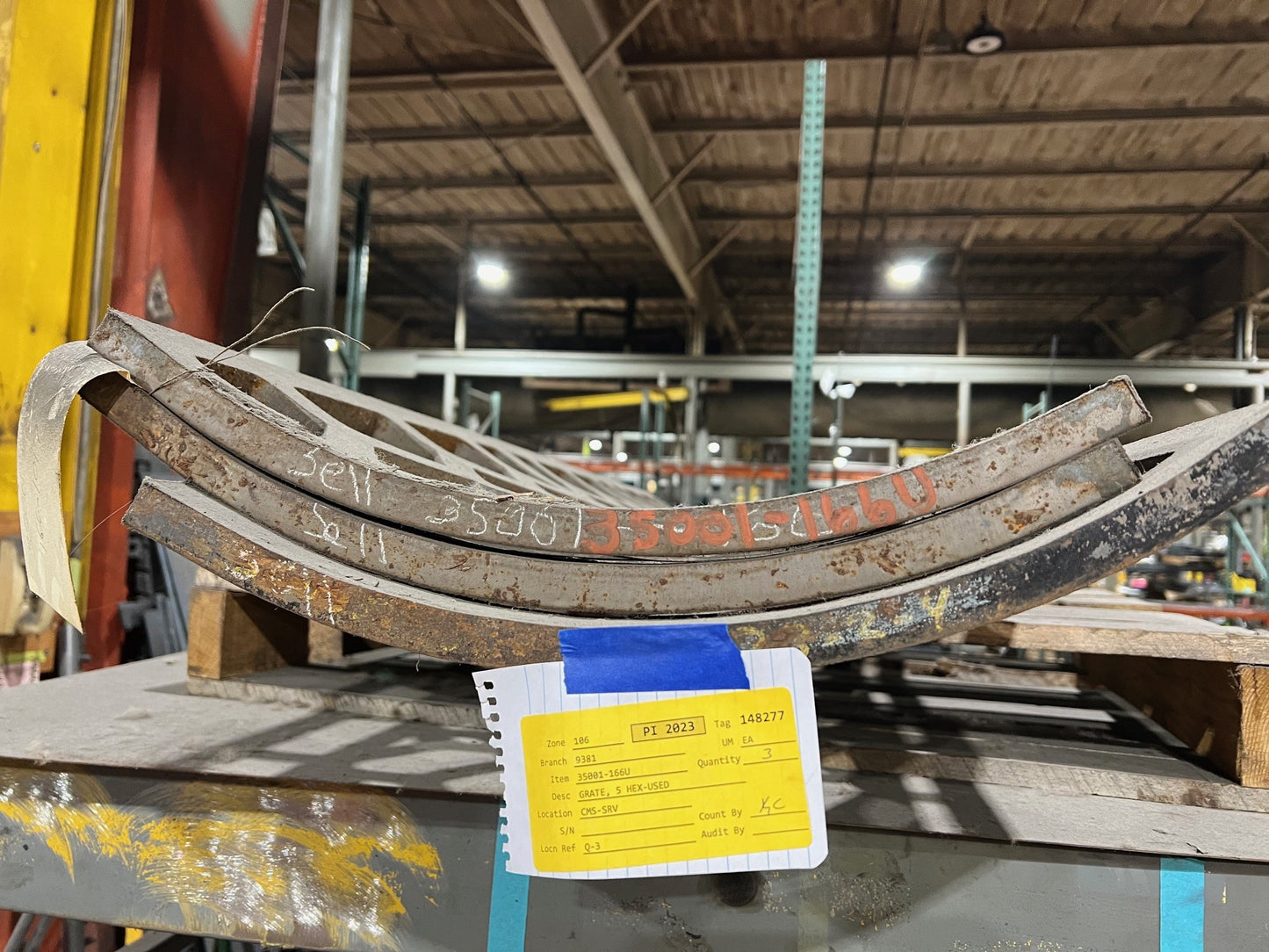 35001-166U Morbark 3200 Wood Hog Used Grate, 5" HEX, 3/4" thick AR-400